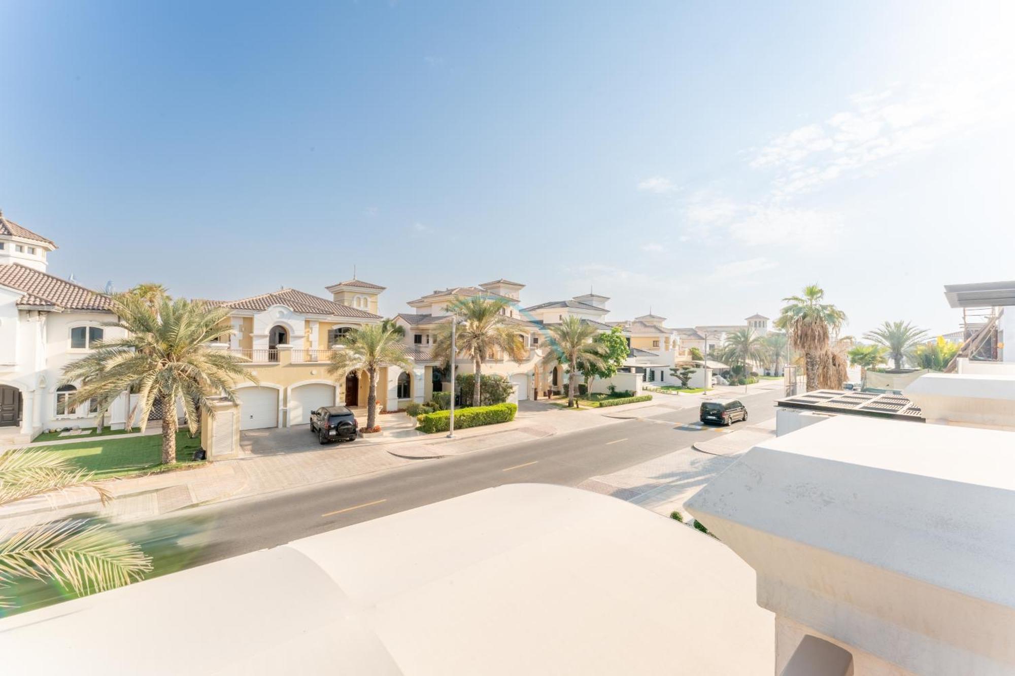 Beachfront 6br And Assistant's With Private Pool, Palm Villa, Palm Jumeirah By Deluxe Homes *