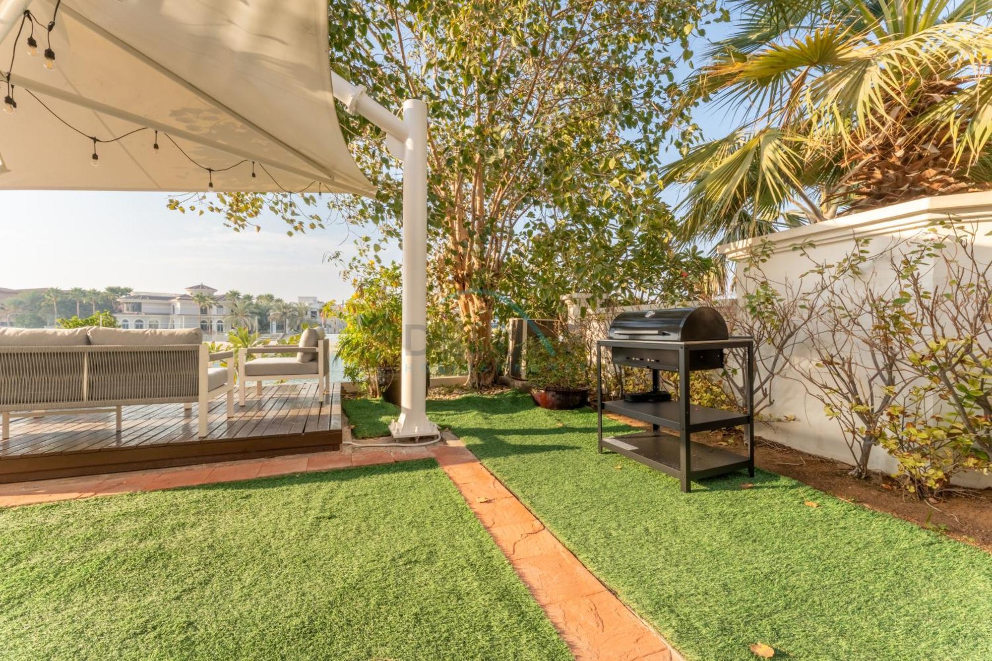 Beachfront 6br And Assistant's With Private Pool, Palm Villa, Palm Jumeirah By Deluxe Homes * Dubai